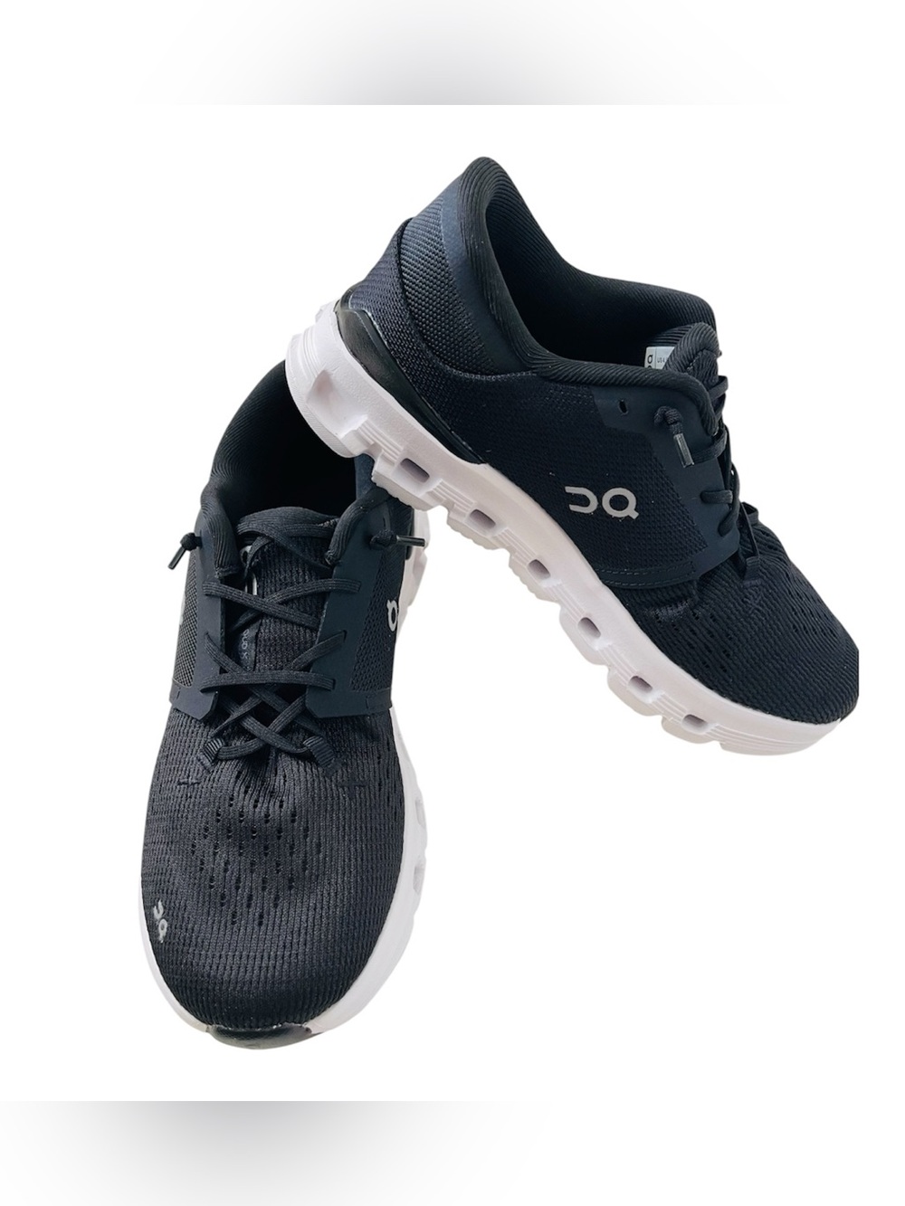 On Running Kids cloud X 4 Black and White Cloud-inspired
Sneakers (Size 12C) - Picture 2 of 4